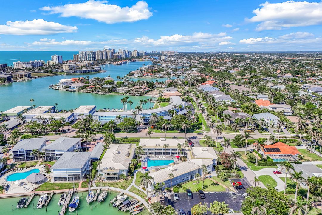 354 Harbour Dr, Naples, FL 34103