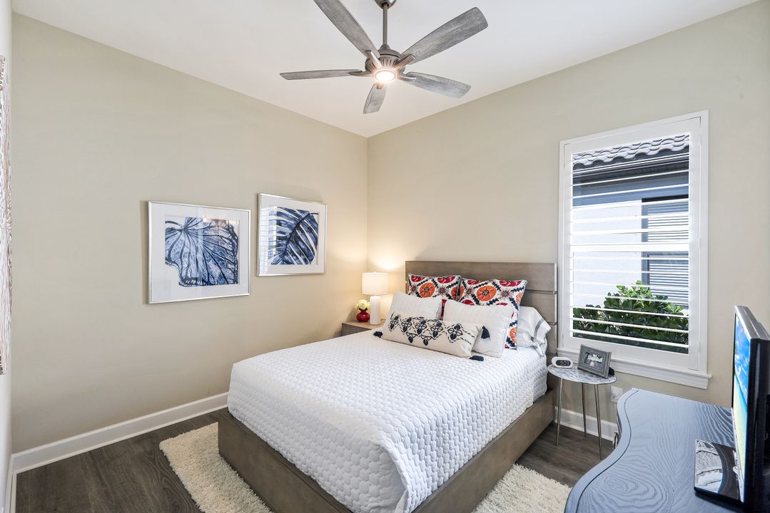 8880 Scarlotti Pl, Naples, FL 34119