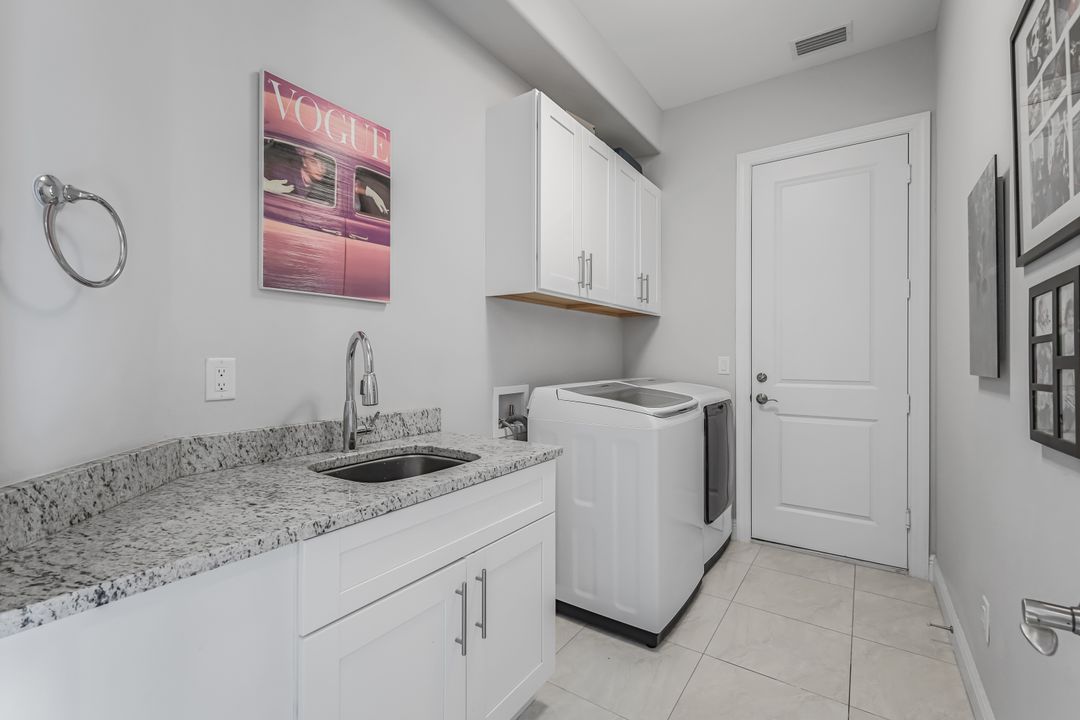 838 95th Ave N, Naples, FL 34108