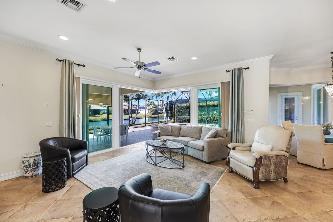 4963 Rustic Oaks Cir, Naples, FL 34105