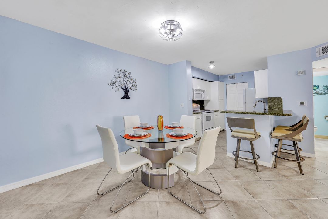 8960 Colonnades Ct E #916, Bonita Springs, FL 34135