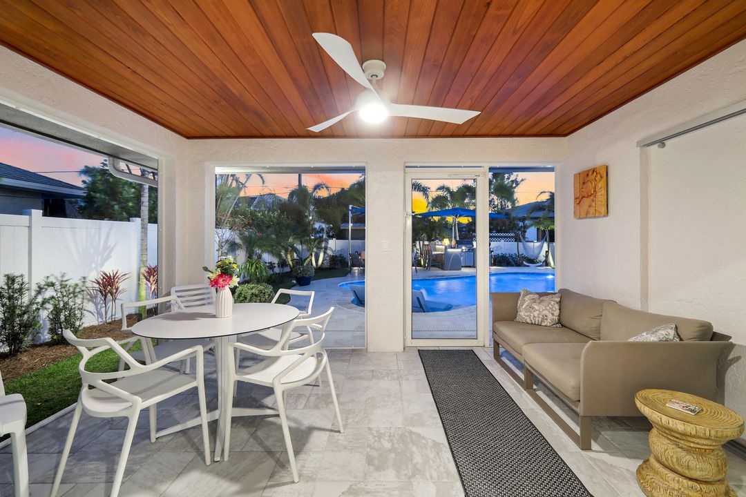 558 98th Ave N, Naples, FL 34108