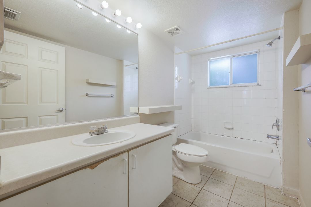 8234 Key Royal Cir #524, Naples, FL 34119