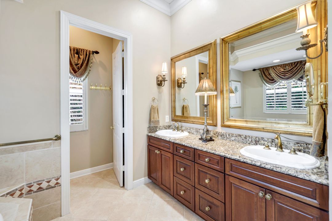 940 Sea Oats Ct, Marco Island, FL 34145