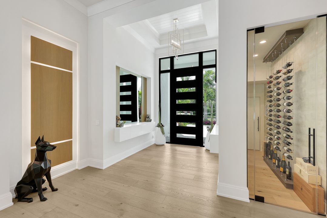 767 Park Shore Dr, Naples, FL 34103