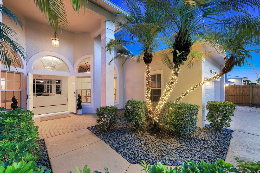 778 95th Ave N, Naples, FL 34108