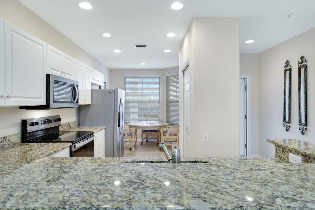8247 Parkstone Pl #305, Naples, FL 34120