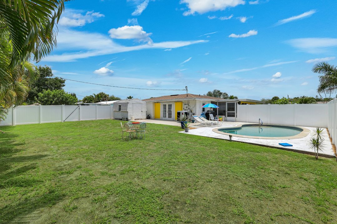 11330 Linda Loma Dr, Fort Myers, FL 33908