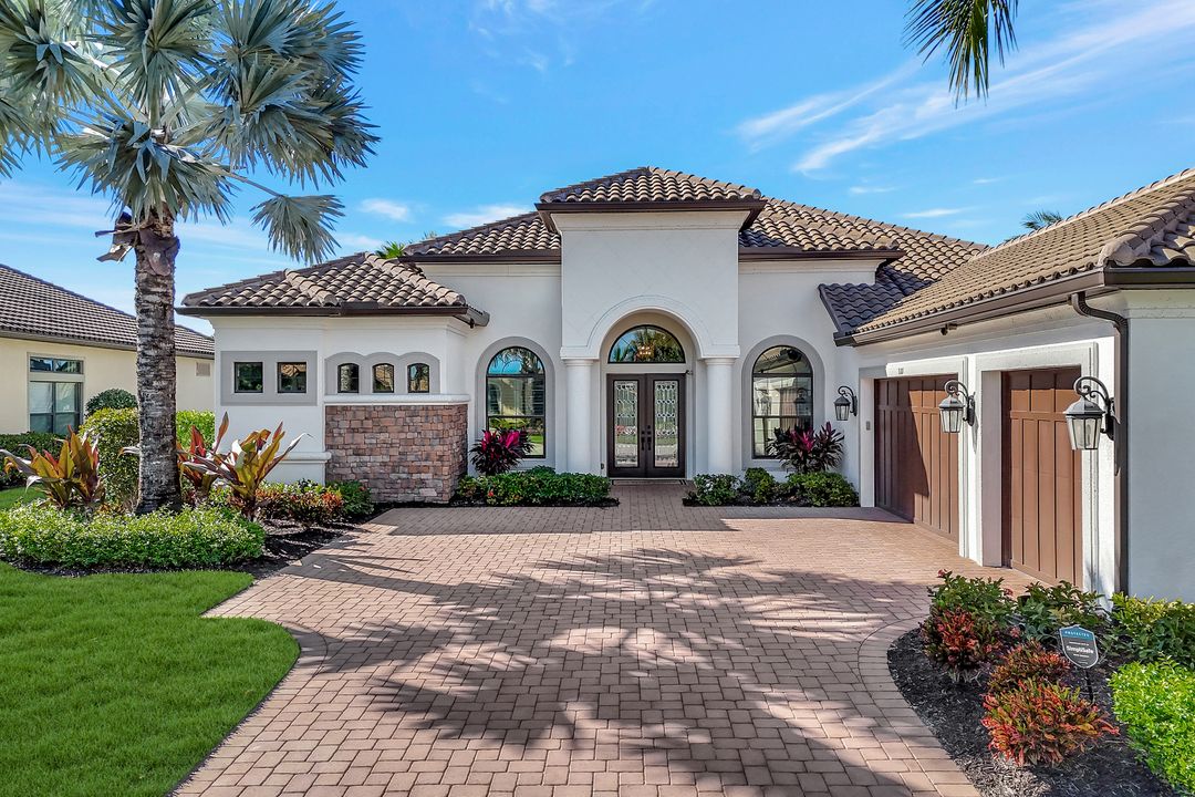 3181 Olympia Ln, Naples, FL 34114