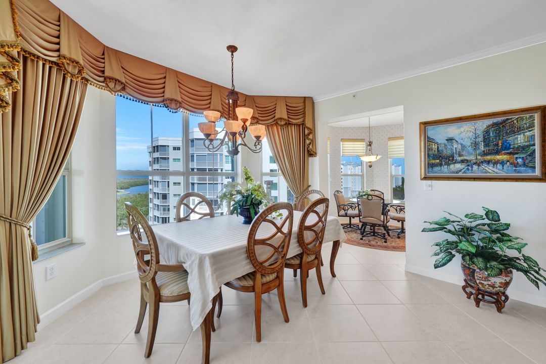 300 Dunes Blvd #1007, Naples, FL 34110