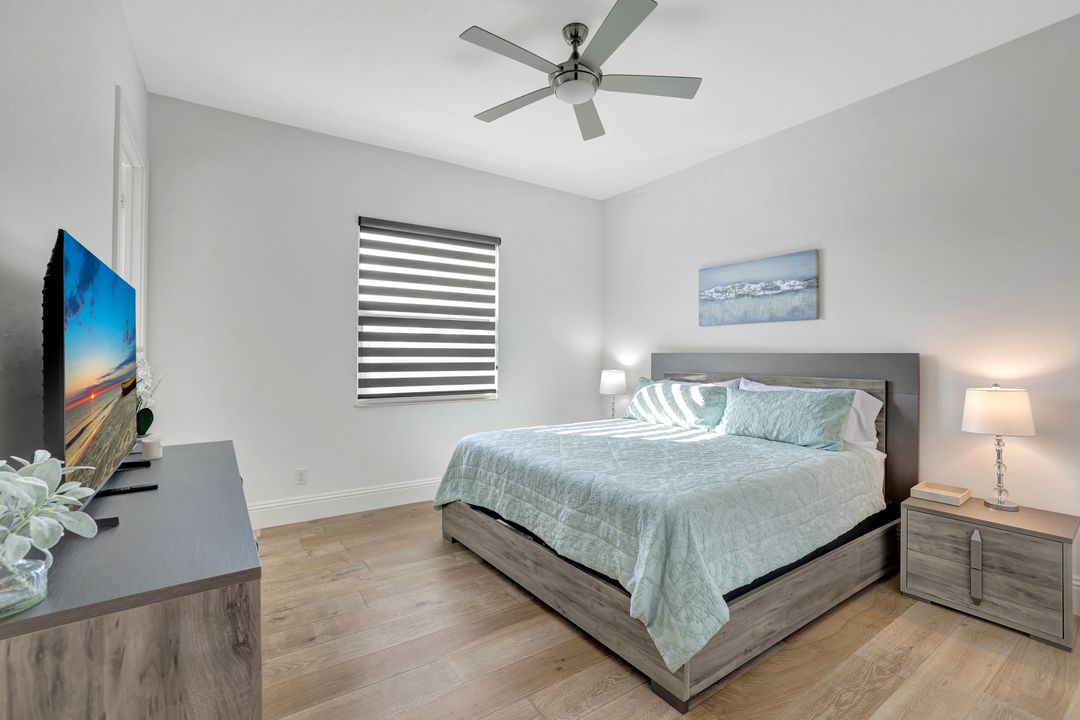 16 Willoughby Dr, Naples, FL 34110