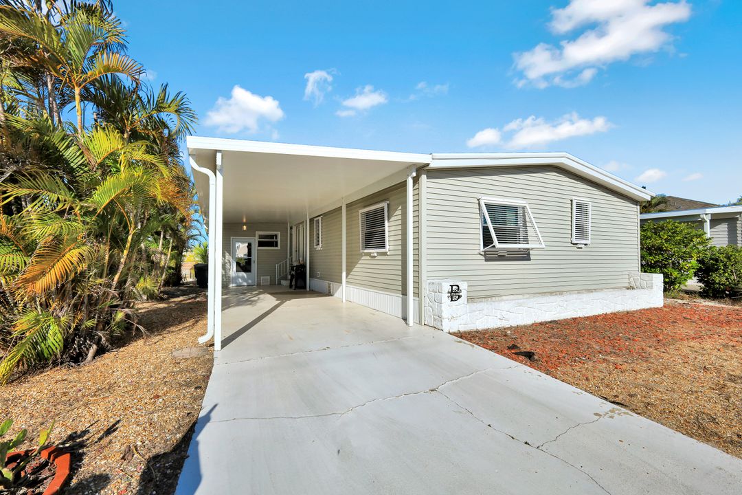 2971 Bounty Ln, Saint James City, FL 33956