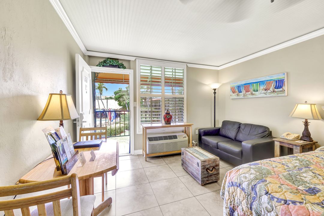 2555 Tamiami Trail N #263, Naples, FL 34103