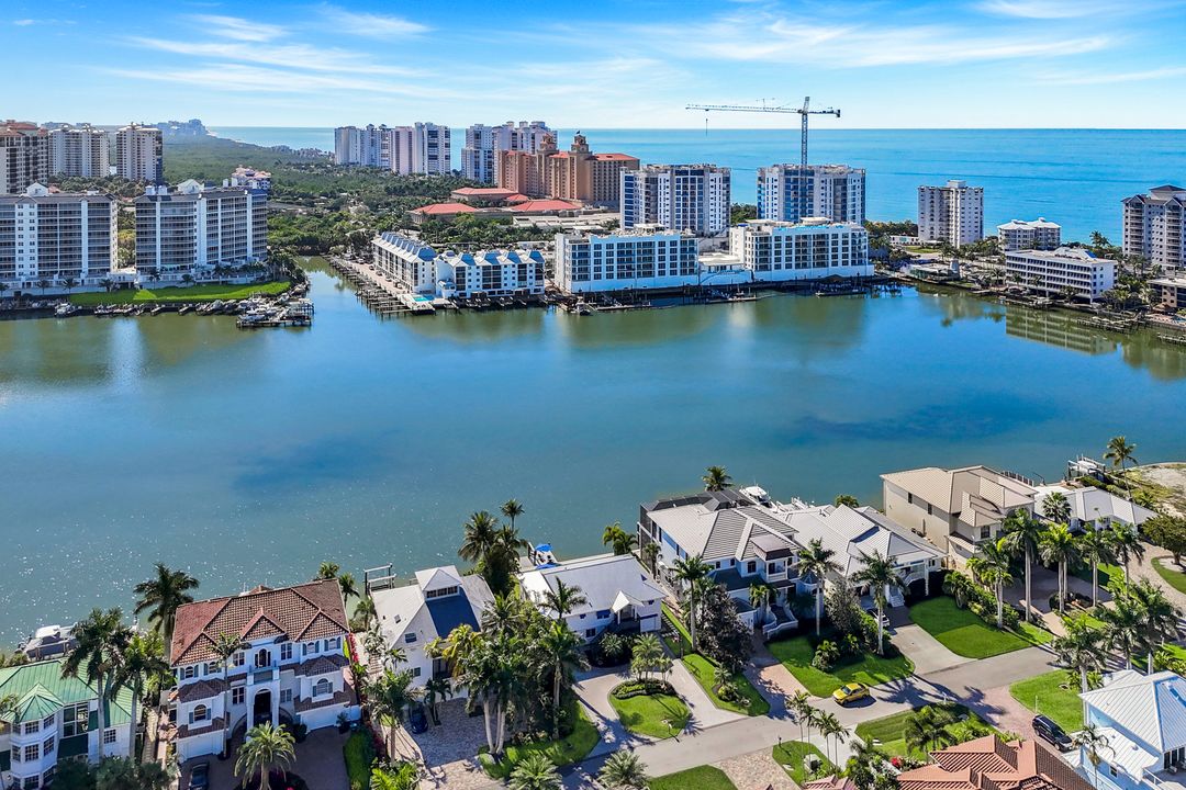 336 Oak Ave, Naples, FL 34108