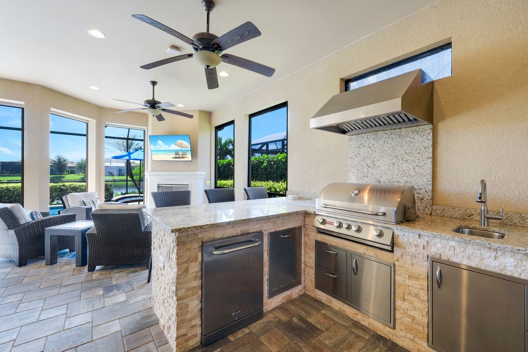 8362 Viale Cir, Naples, FL 34114
