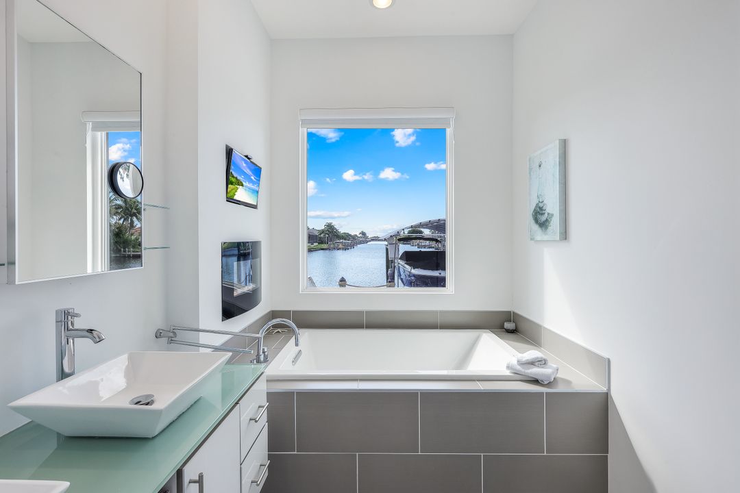 5326 SW 16th Pl, Cape Coral, FL 33914