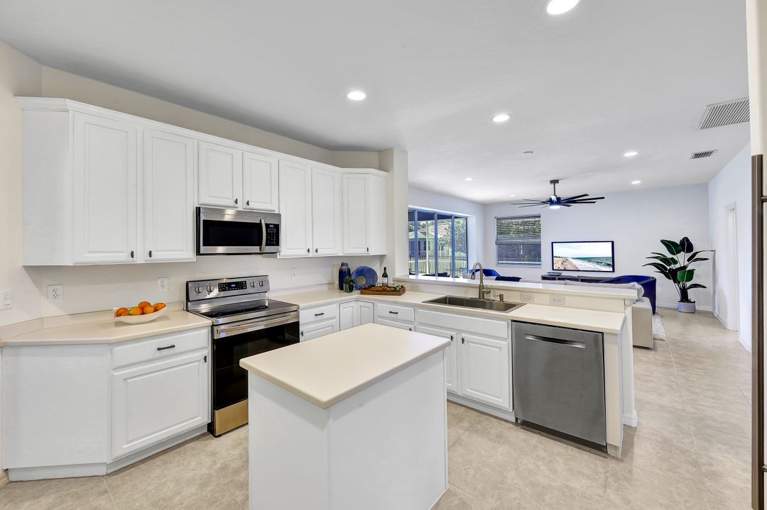 3967 Ruxton Rd, Naples, FL 34116