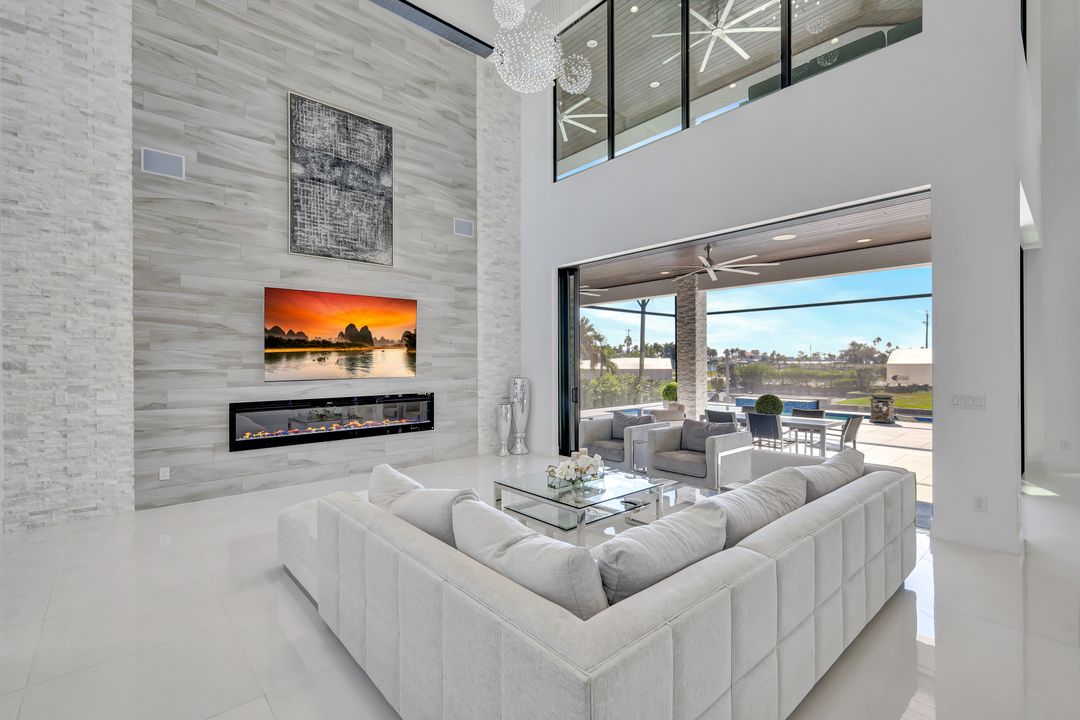 1110 Lenox Ct, Cape Coral, FL 33904