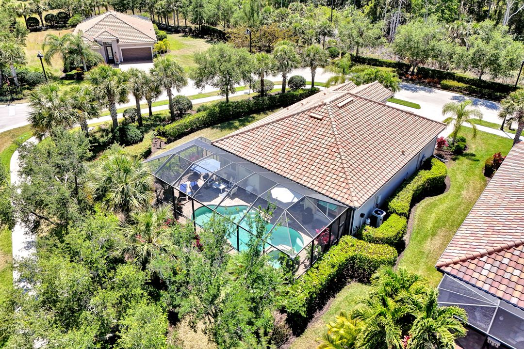 9578 Coquina Cir, Naples, FL 34120
