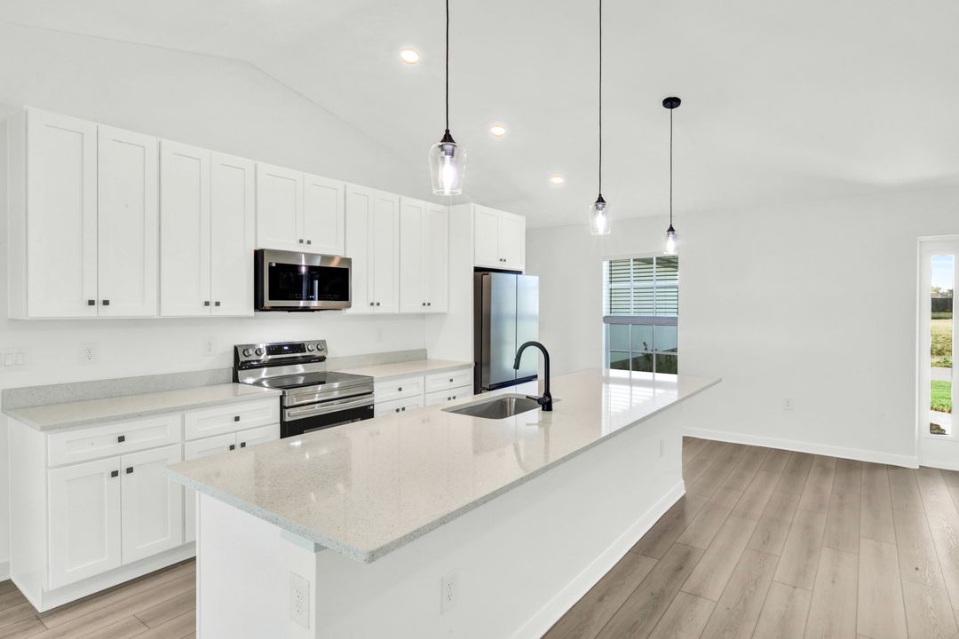 1205 NE 12th St, Cape Coral, FL 33909