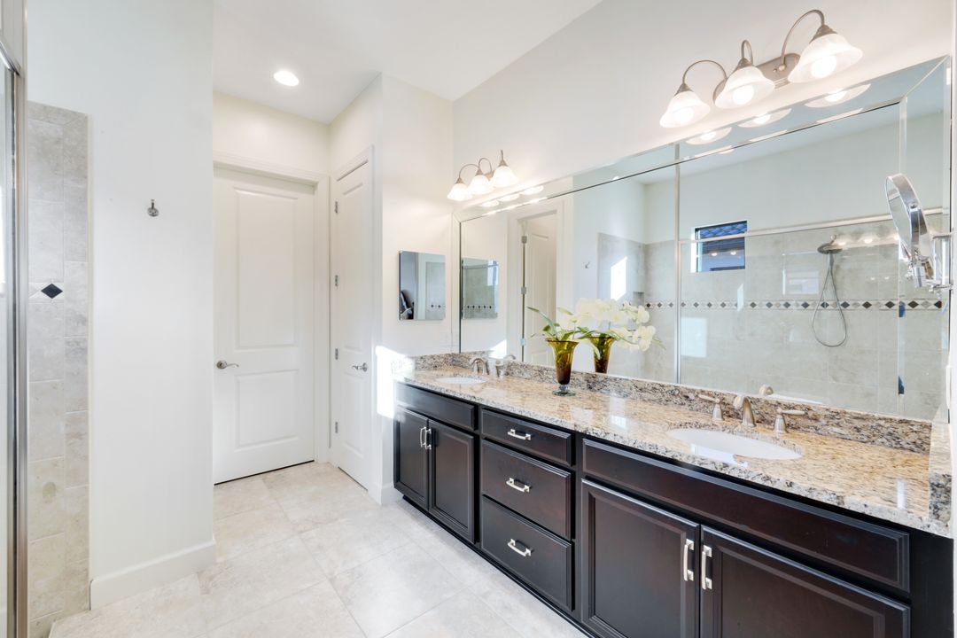 9368 Terresina Dr, Naples, FL 34119