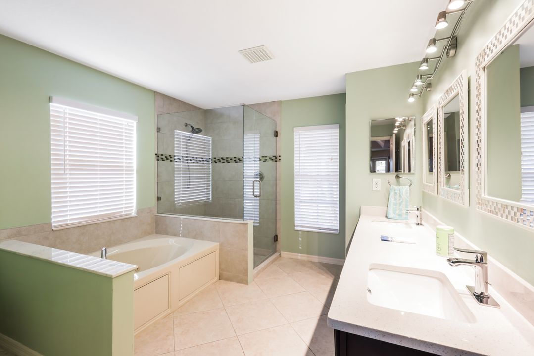 3325 SW 5th Pl, Cape Coral, FL 33914