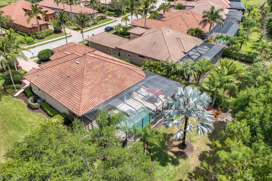 6477 Costa Cir, Naples, FL 34113