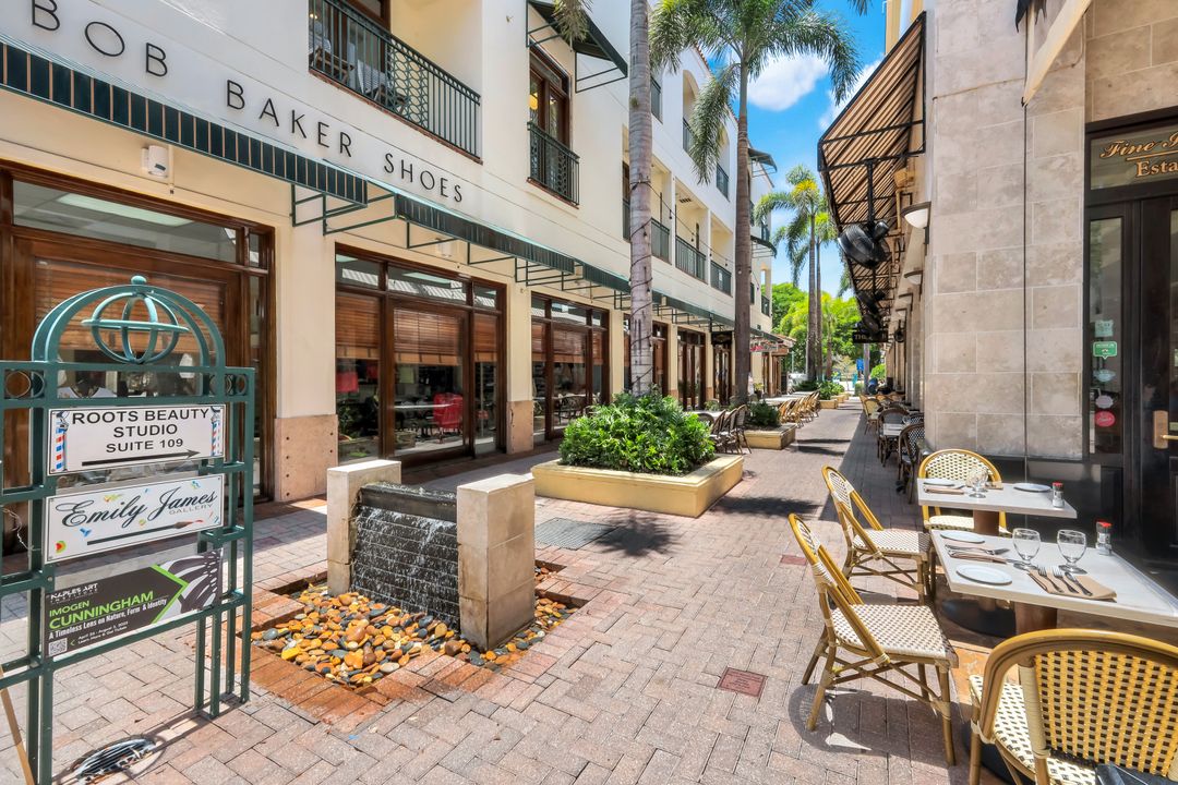 875 6th Ave S #303, Naples, FL 34102