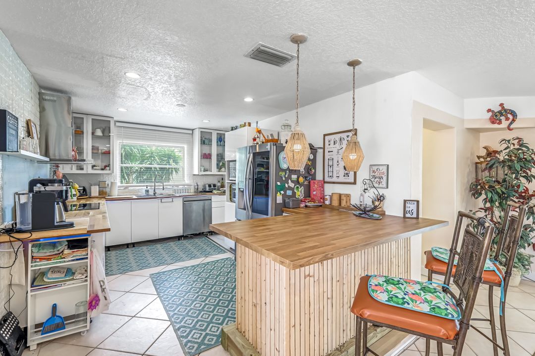 5333 Cocoa Ct, Cape Coral, FL 33904