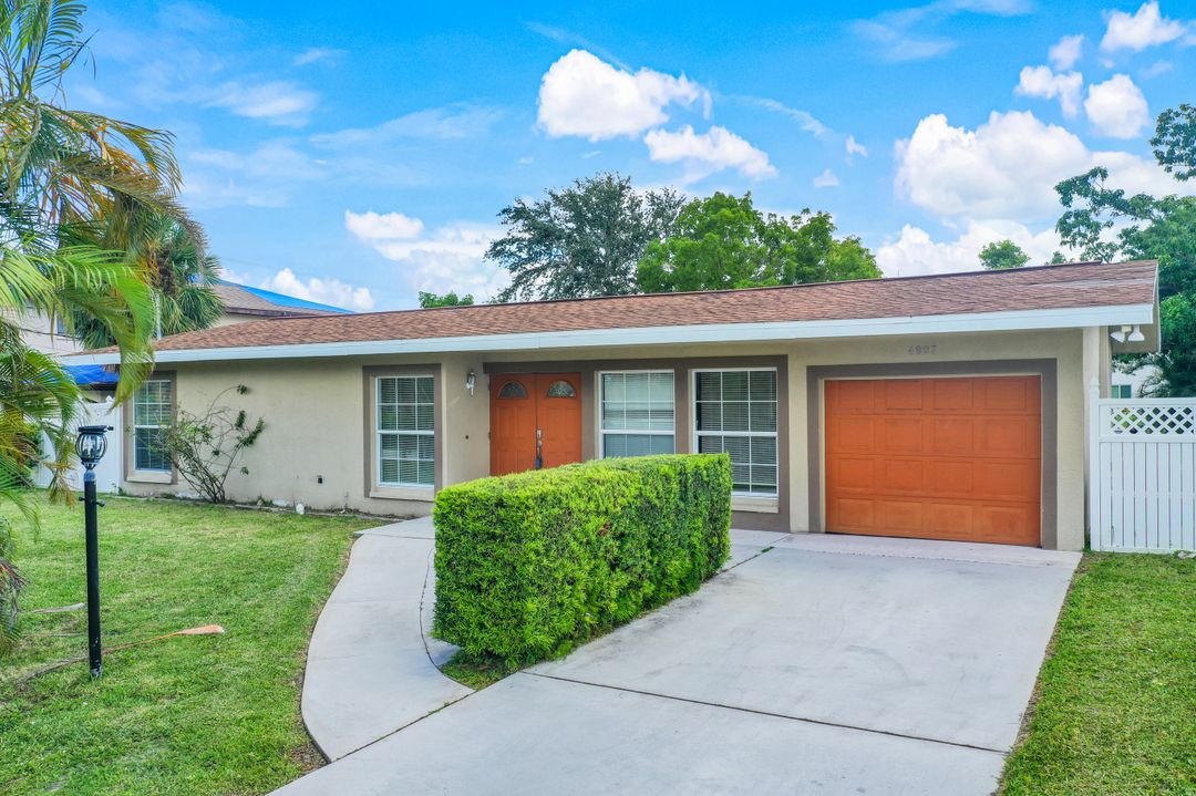 4807 Triton Ct W, Cape Coral, FL 33904