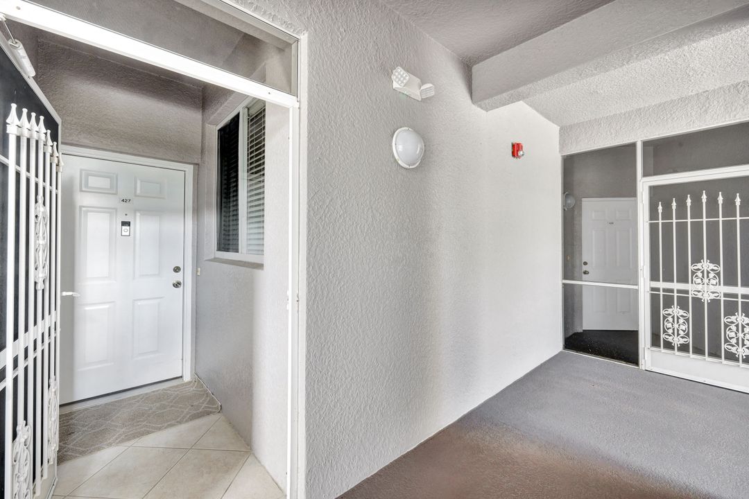 16615 Lake Cir Dr #427, Fort Myers, FL 33908