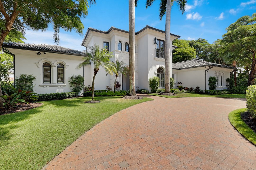 1609 Chinaberry Way, Naples, FL 34105