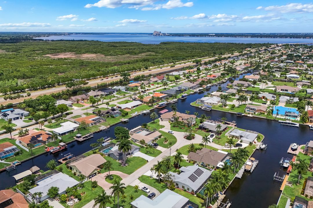 2107 SE 25th Terrace, Cape Coral, FL 33904