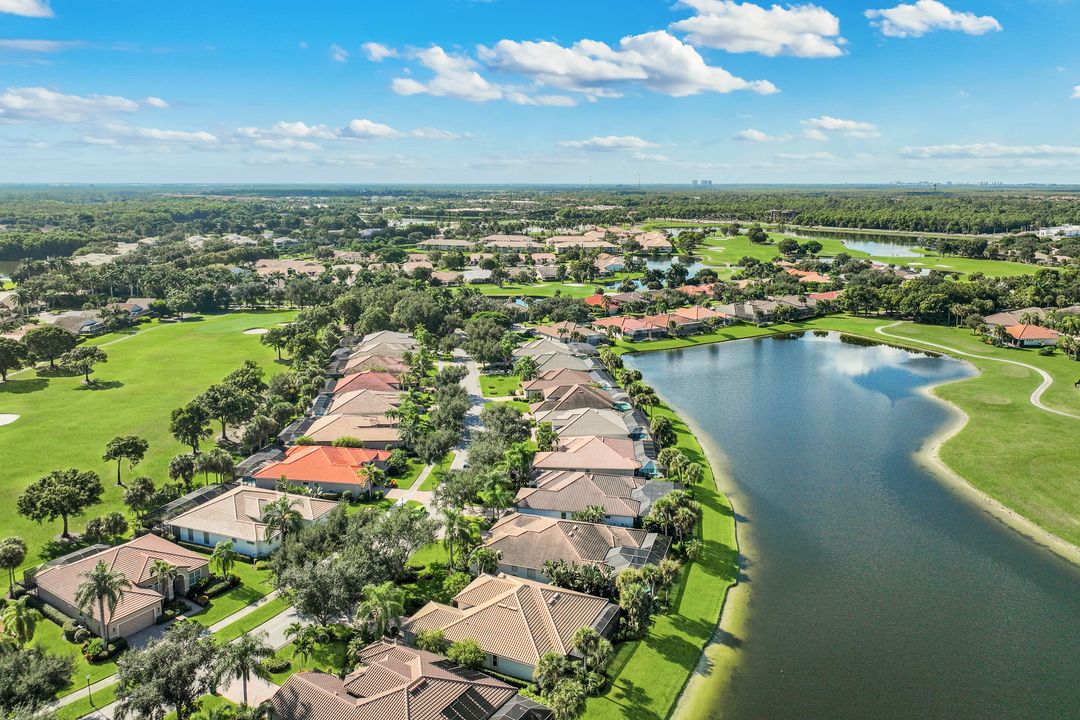 8737 Mustang Island Cir, Naples, FL 34113
