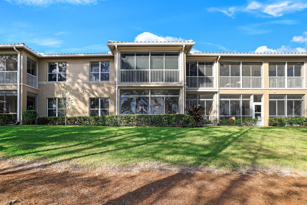 8575 Danbury Blvd #103, Naples, FL 34120