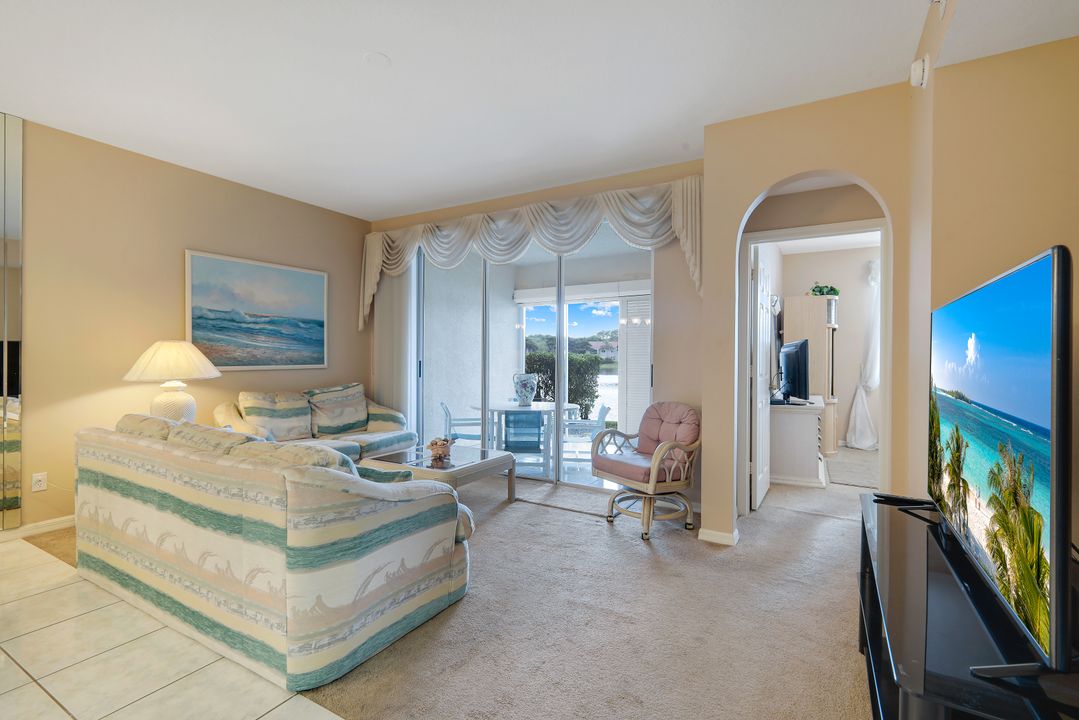 6384 Huntington Lakes Cir #103, Naples, FL 34119