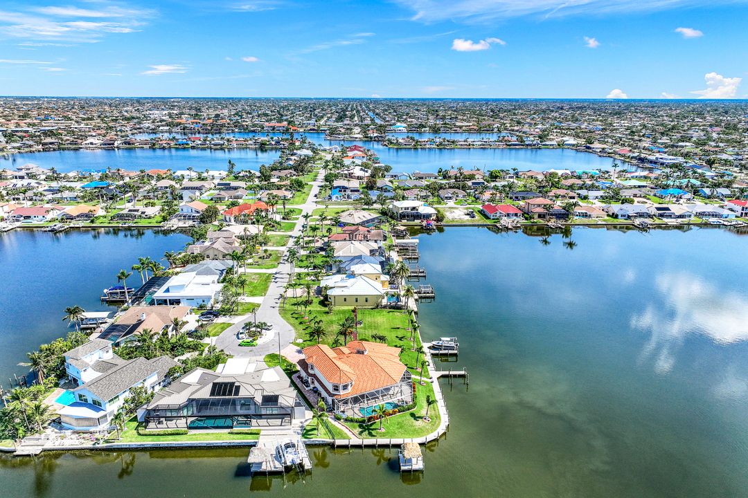 5231 SW 5th Pl, Cape Coral, FL 33914