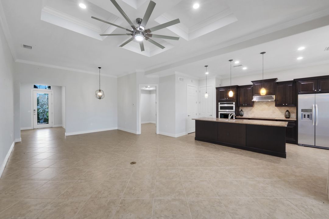9179 Flint Ct, Naples, FL 34120