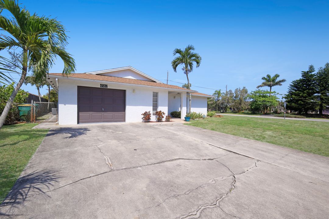 4587 Capri Dr, Naples, FL 34103