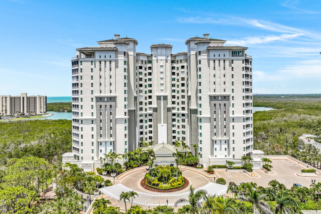 295 Grande Way #1406, Naples, FL 34110