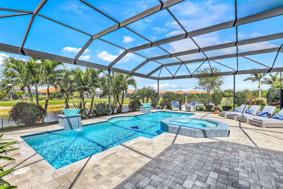 9287 Rialto Ln, Naples, FL 34119