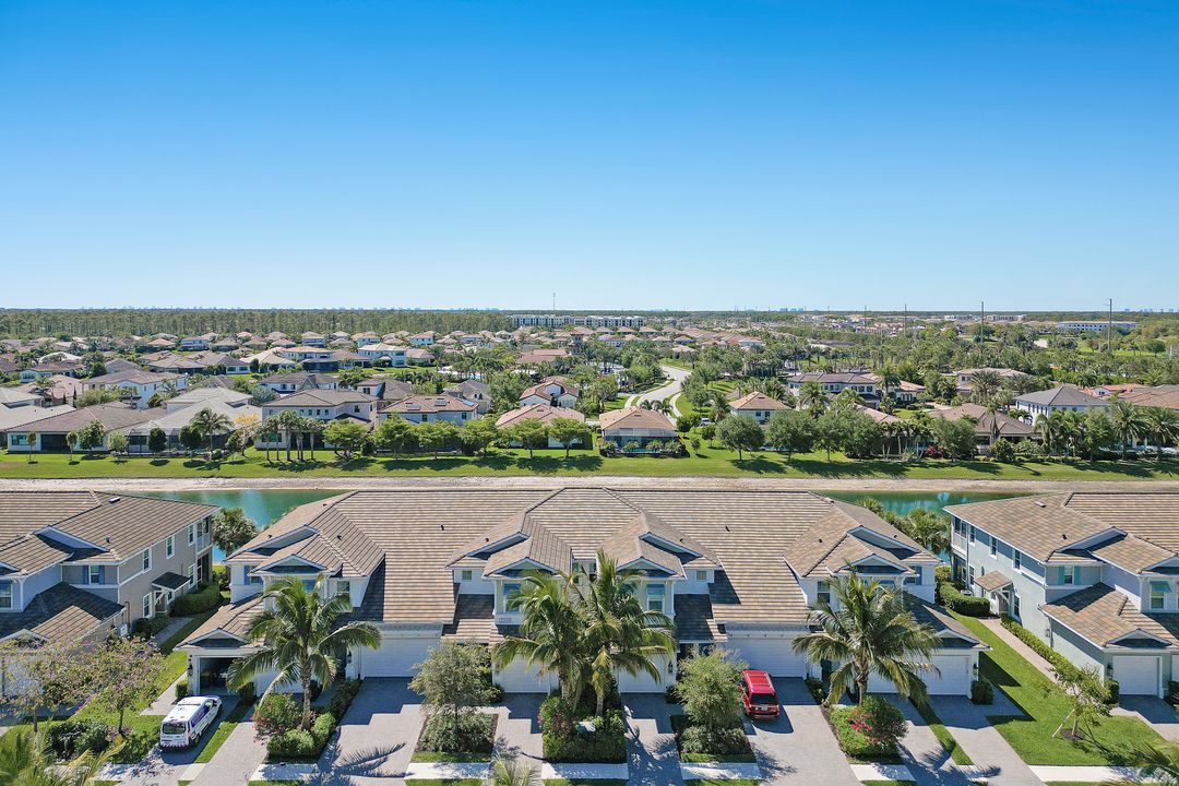 2319 Sawyers Hill Rd #703, Naples, FL 34120