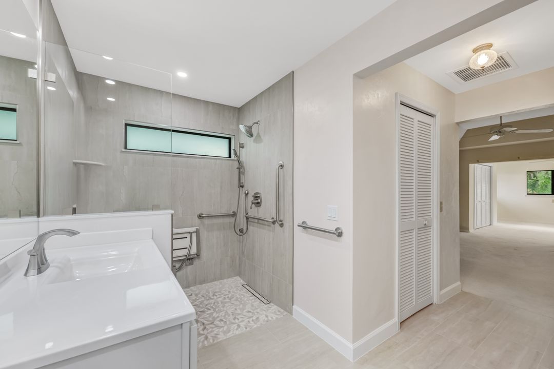 509 Cypress Way E, Naples, FL 34110
