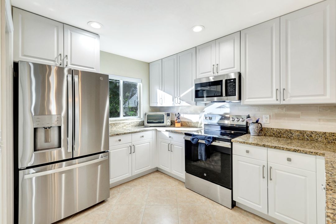 11631 Red Hibiscus Dr, Bonita Springs, FL 34135