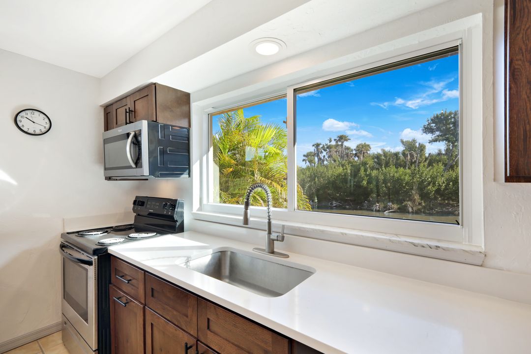4619 Rue Bayou, Sanibel, FL 33957