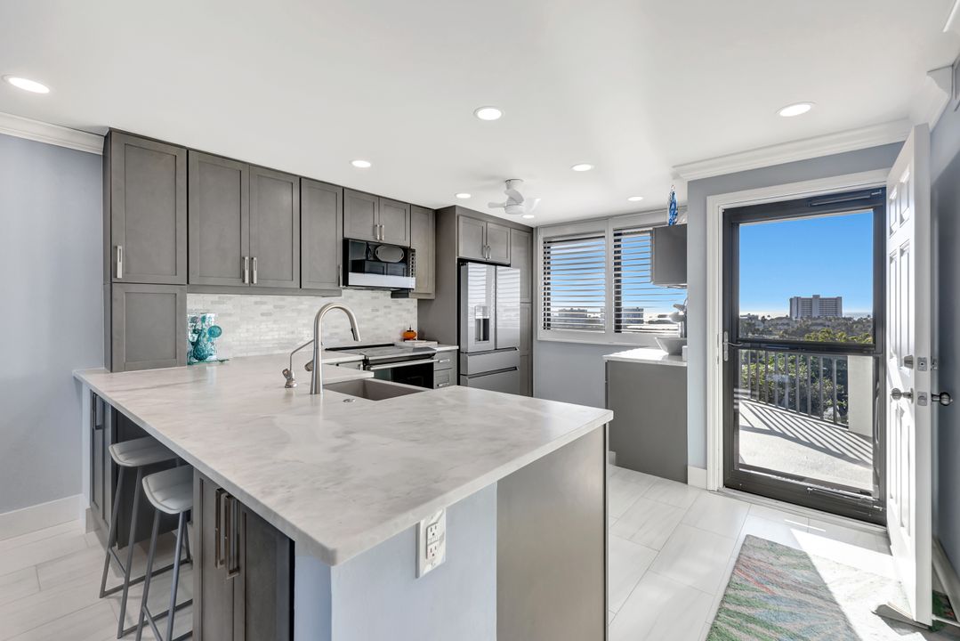 4253 Bay Beach Ln #7E, Fort Myers Beach, FL 33931