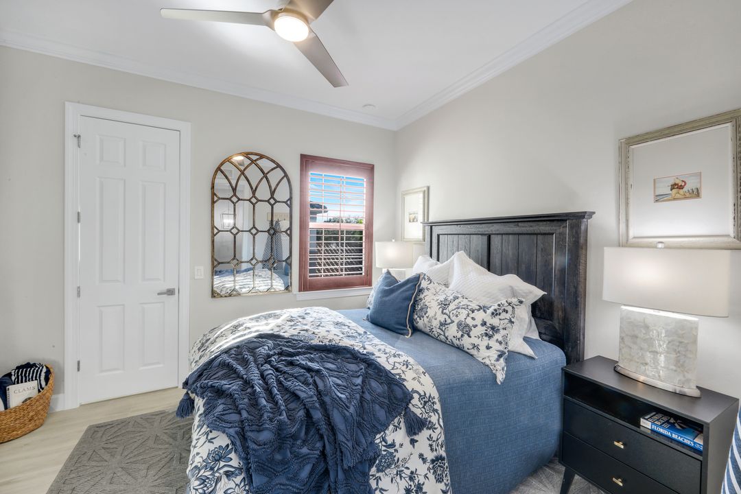 8783 Coastline Ct #202, Naples, FL 34120