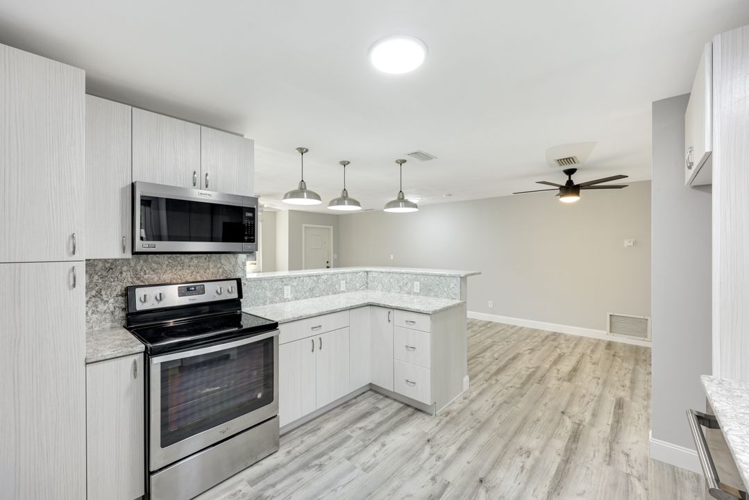 4862 Catalina Dr, Naples, FL 34112