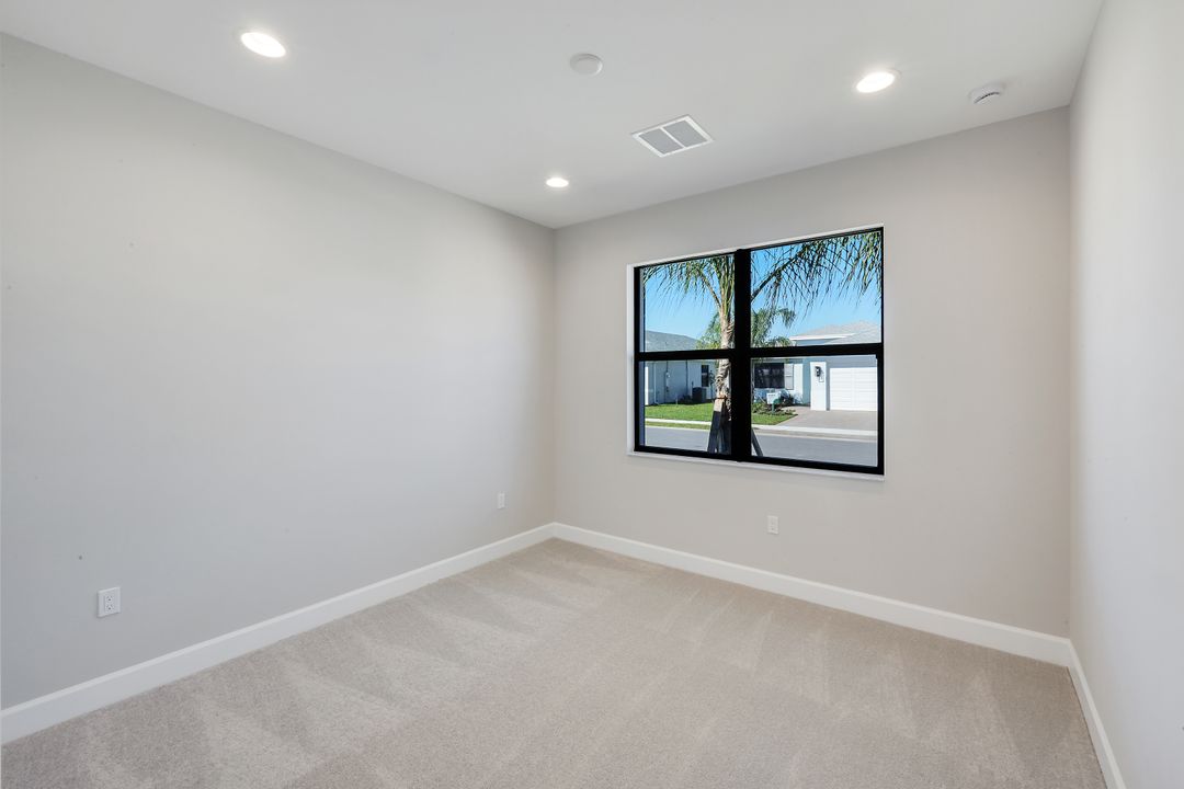 3368 Meloy Dr, Fort Myers, FL 33905