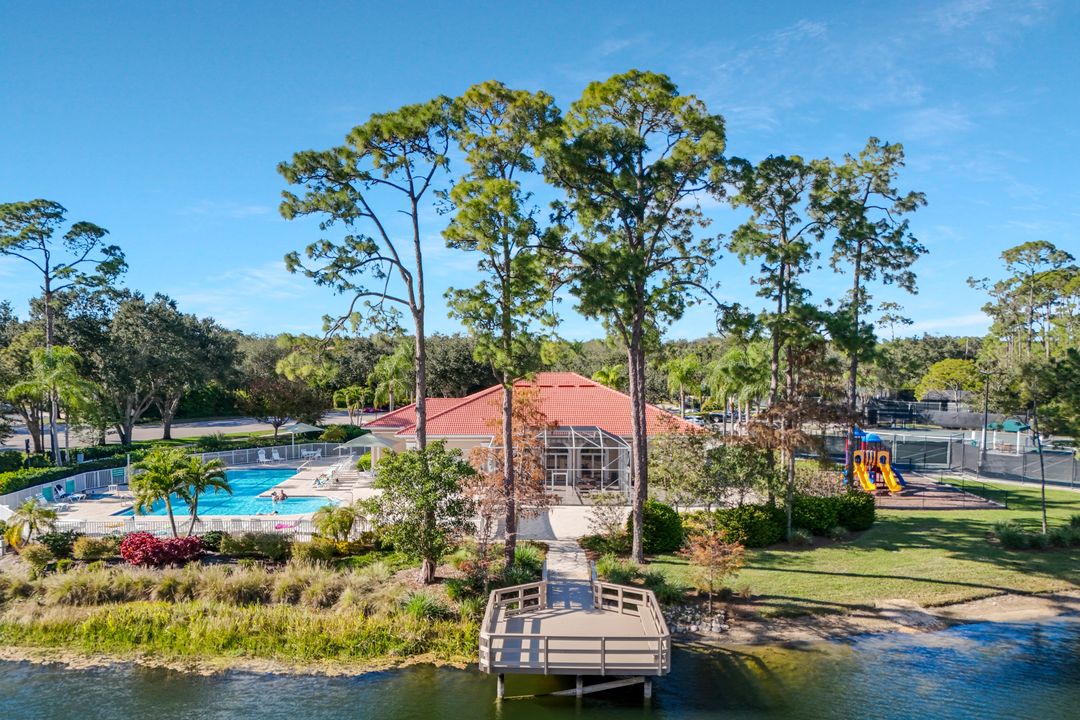 5852 Northridge Dr, Naples, FL 34110